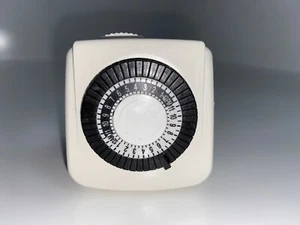 Temporizador mecánico 24 horas 2 clavijas doble toma interruptor de encendido/apagado - Imagen 1 de 4