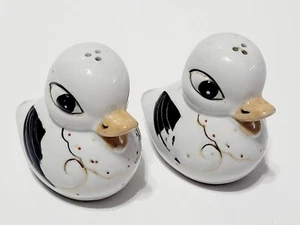 Vintage Salt and Pepper Shakers Birds Gold Trim Collectible Retro Kitchen Home - Picture 1 of 6