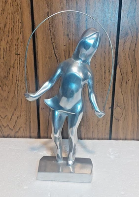 Chris Petersen Estatua de Aluminio Escultura Firmada 1973 Niña Saltando Cuerda 11 Pulgadas Foto 1 de 4