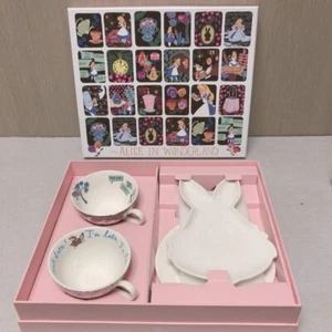 Disney Alice In Wonderland Tea Set 2Cups and Saucers Afternoon Tea 10.1×12×2.4in - Picture 1 of 10