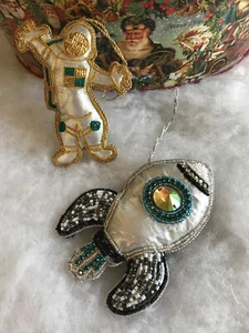 2 JOHN LEWIS BEAUTIFUL HANDCRAFTED BEAD ASTRONAUT & ROCKET CHRISTMAS DECORATIONS - Picture 1 of 13