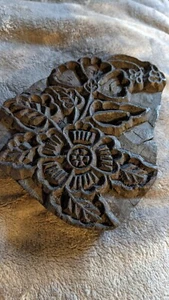 VINTAGE INDISCHER HOLZ HANDGESCHNITZT TEXTIL STOFF BLOCK STEMPEL BLUMENDRUCK GROß - Bild 1 von 6