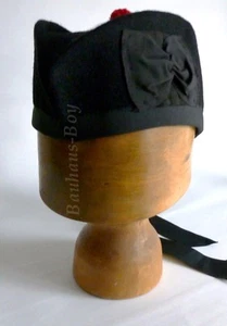 KILT GLENGARRY HAT IN PLAIN BLACK PURE WOOL WITH BLACK BAND ALL SIZES KILTWEAR - Picture 1 of 11