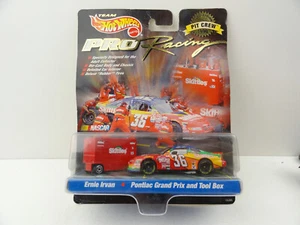 1998 Hot Wheels Racing Pit Crew 1/64 Ernie Irvan #36 Skittles - Picture 1 of 6