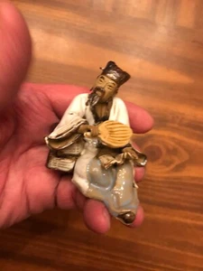 Schlammmann Figur mit Fächer in linker Hand Vintage chinesisch 2,5" - Bild 1 von 4