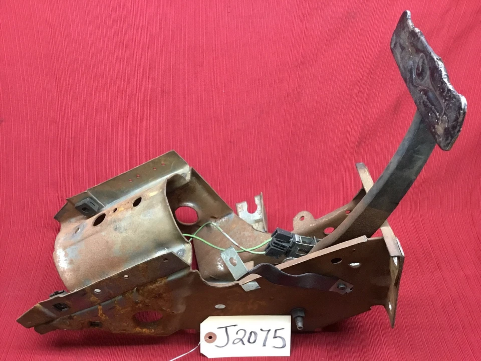 Montaje de pedal de freno de pie Lincoln Mark V 1977-1979  Foto 1 de 4