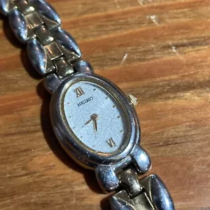 Reloj SEIKO Damas Vintage 1N00-5040 Dos Tonos Funciona con Batería Nueva - Imagen 1 de 8