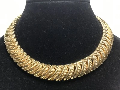 "Collar collar Napier vintage tono oro 17""". Foto 1 de 4