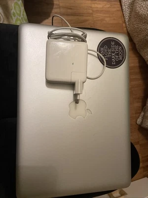 MacBook Pro 13” (2011) – Funzionante, batteria da sostituire. Prezzo Trattabile - Immagine 1 di 2