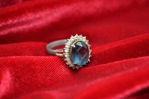 Gorgeous Vintage Costume Jewelry Ring Blue Stone size 8 - Picture 1 of 6