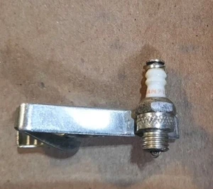 Vintage Silver Tone 3D Champion Sparkplug Spark Plug Tie Clip Bar Advertising - Picture 1 of 4