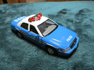 Kinsmart Ford Crown Victoria Police Interceptor 1/42 Scale Die Cast Pull Back  - Picture 1 of 6