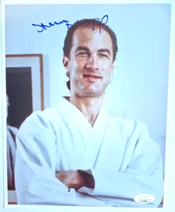 STEVEN SEAGAL  SIGNED AUTOGRAPHED 8X10 PHOTO JSA COA 7th dan BLACK BELT KARATE D - Picture 1 of 3