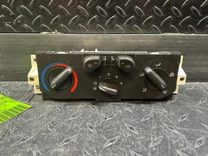 04-12 Colorado Heater Controls 15858833 (AC opt C60) - Picture 1 of 4