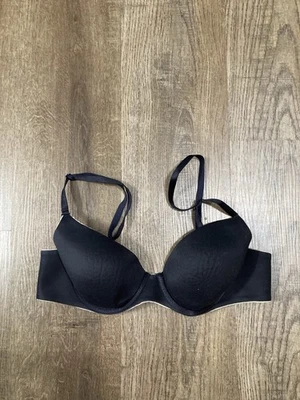 几乎没有文胸黑色 T 恤有线无缝尺寸 36B — 第 1/4 张图片