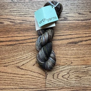 Urth Yarns Uneek DK Multicolor Skein 100% SW Ultrafine Merino Wool Green Brown - Picture 1 of 3