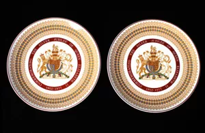 2 x Royal Tuscan Fine Bone China Gedenktafeln Queen Elizabeth II Silber - Bild 1 von 12