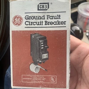 NUOVO Vecchio Stock GE THQL1120GF Interruttore guasto a terra, 1 polo, 20 ampere, 120 V - Foto 1 di 3