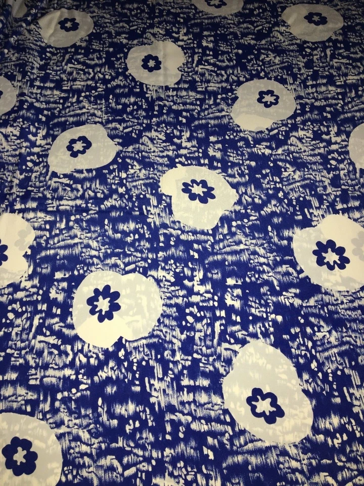 Superbe tissu en soie bleu et blanc  larg 150 cm x H 130 cm, réf 788 - Photo 1/3