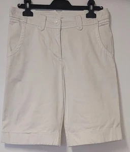 H&M Ladies White Knee Length Shorts Size 10 - Picture 1 of 3