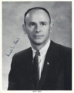 ALAN BEAN  APOLLO 12  SIGNED AUTOPEN NASA 8x10 LITHOGRAPH    - Picture 1 of 1