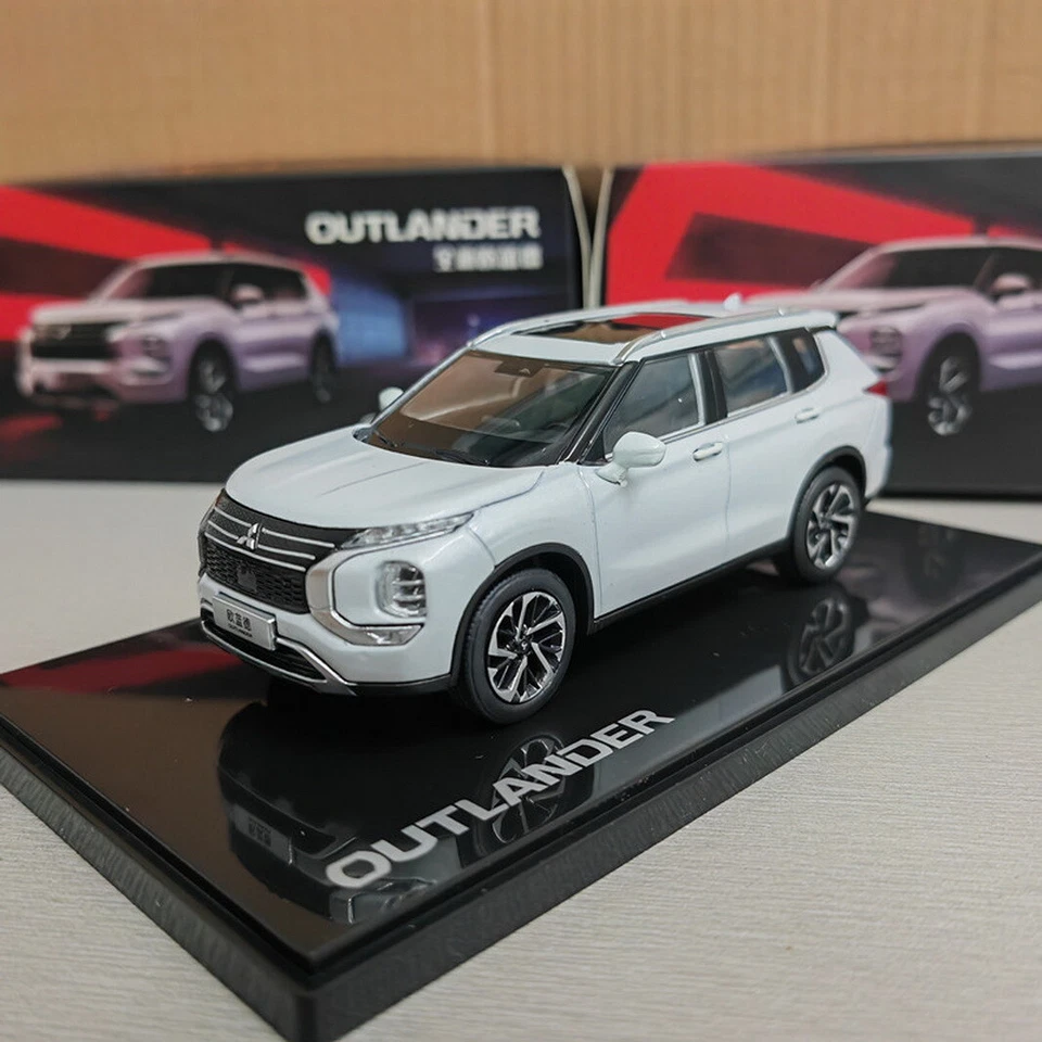 ORIGINAL 1/43 Scale Mitsubishi OUTLANDER 2023 White Diecast Car Model Toy Gift NIB