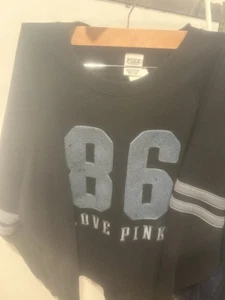 Victoria’s Secret PINK Rundhalsausschnitt 86 Letterman Varsity-Stil schwarz Größe Large - Bild 1 von 4