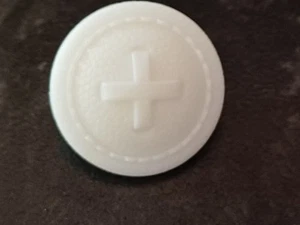 Botones traseros de vástago abovedado borde cosido estampado cruz blanco 18 mm x 20 + un regalo gratis - Imagen 1 de 1