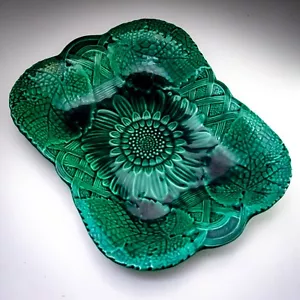 Servizio piatti girasole maiolica smaltato verde, stile Wedgwood copia antica - Foto 1 di 11