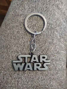 Star Wars Logo Vollmetall Schlüsselanhänger gebürsteter Stahl Sammlerstück **BONUS** - Bild 1 von 2