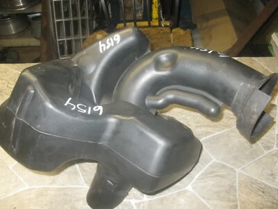 2004-2007 SATURN VUE AIR CLEANER/ RESONATOR TUBE BOX *3.5L* OEM  - Image 1 of 4