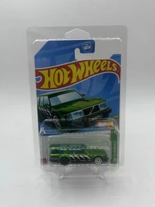 2023 HOT WHEELS SUPER TREASURE HUNT ** VOLVO 240 DRIFT WAGON ** #245 1:64 CASE Q - Picture 1 of 12