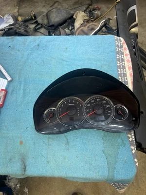Cuadro de instrumentos A/T Subaru Legacy Outback 2008-2009 2,5 L 166 k 85014 AG57A Foto 1 de 4