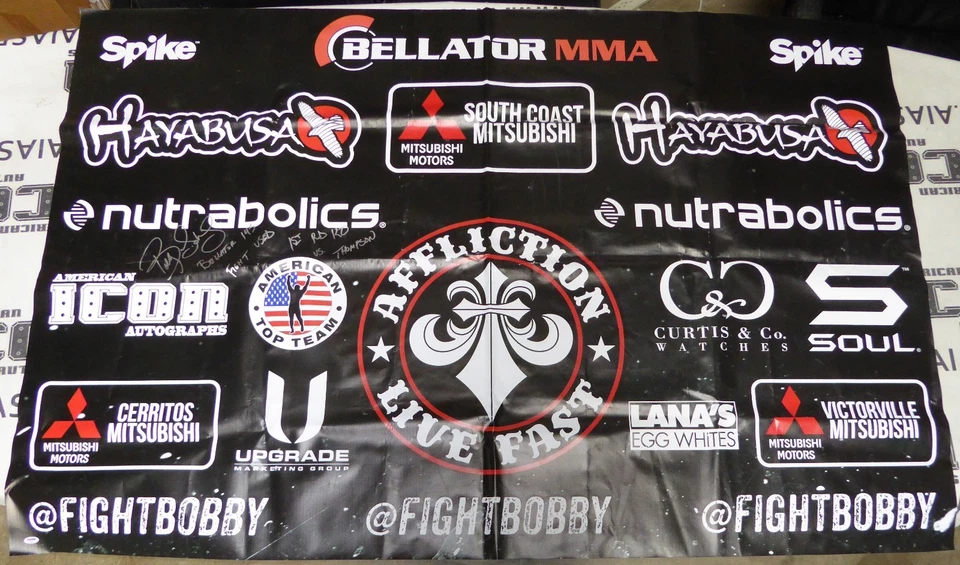 Bobby Lashley Firmado Bellator MMA 145 Lucha Usado 4x6 Banner PSA/DNA CERTIFICADO DE AUTENTICIDAD WWE Automático Foto 1 de 4