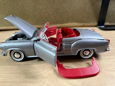 REVELL BORGWARD ISABELLA COUPE SILVER BLACK TOP 1/18 - Image 1 of 4