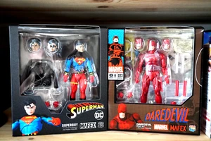 Medicom Spielzeug MAFEX Daredevil Comic Ver. & Superboy No.232 Actionfiguren Set - Bild 1 von 7