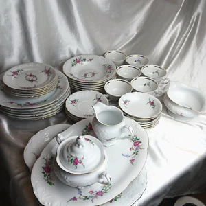 ROYAL KENT COLLECTION POLAND DINNER SET FOR 6-BAVARIAN ROSE + SERVING PIECES - Picture 1 of 13
