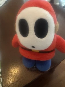 Nintendo 6" Shy Guy Super Mario Bros. Plush S14 - Picture 1 of 3