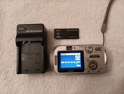Sony Cyber-shot DSC-P200 7.2MP Digital Camera + MemoryStick - Silver - Image 1 of 4