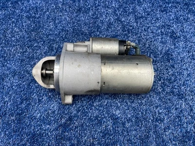 Motor de arranque Kia 2010-2016 3,3 L Sedona Sorento Cadenza OEM 36100-3C221 Foto 1 de 4