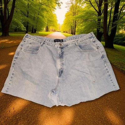 Shorts jeans feminino Venezia corte tamanho 26 - Imagem 1 de 4