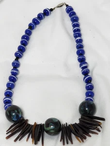 VNTG 23” Handgefertigt Blau/Weiß 0,25” Glas & 1” Holz Perlen Stachel Muscheln Halskette - Bild 1 von 16