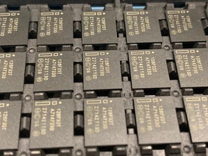 QTY (79) Intel PC28F128P33T85 IC FLASH 128M PARALLEL 64 PBGA Micron - Picture 1 of 3