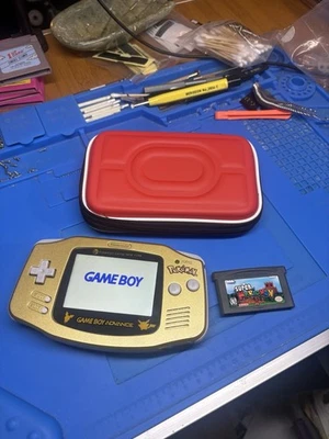 Retroiluminado IPS Nintendo Gameboy Advance Dorado Pokemon GBA V2 Japón Bolsa NES Carrito Foto 1 de 4