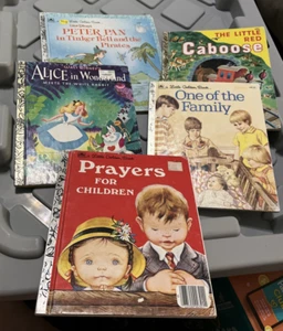 Lot of  5 vintage LITTLE GOLDEN BOOKS Collection - Well read See Pictures - Picture 1 of 16