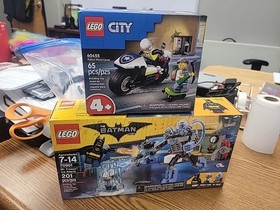 New In Bo LEGO BATMAN MOVIE MR. FREEZE ICE ATTACK 70901 + City Police Motorcycle