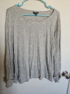 Camisetas para mujer Lucky Brand negras a rayas con ojales - Imagen 1 de 6