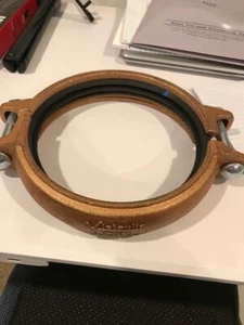 "NEW" Victaulic 8-607 copper coupling 8" Has blue stripe on gasket - Picture 1 of 2