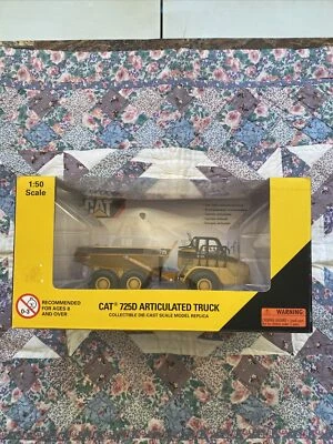 Camión articulado fundido a presión CAT 725D - Norscot - 1:50 - 55073 Foto 1 de 4