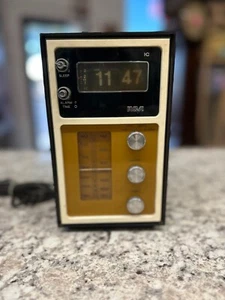 Vintage RCA Flip Radio Uhr in gutem Zustand - wie besehen - nur Teile - Bild 1 von 14